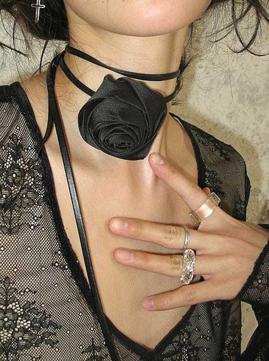 Ketten En Route Jewelry | Satin Rosette Halsband